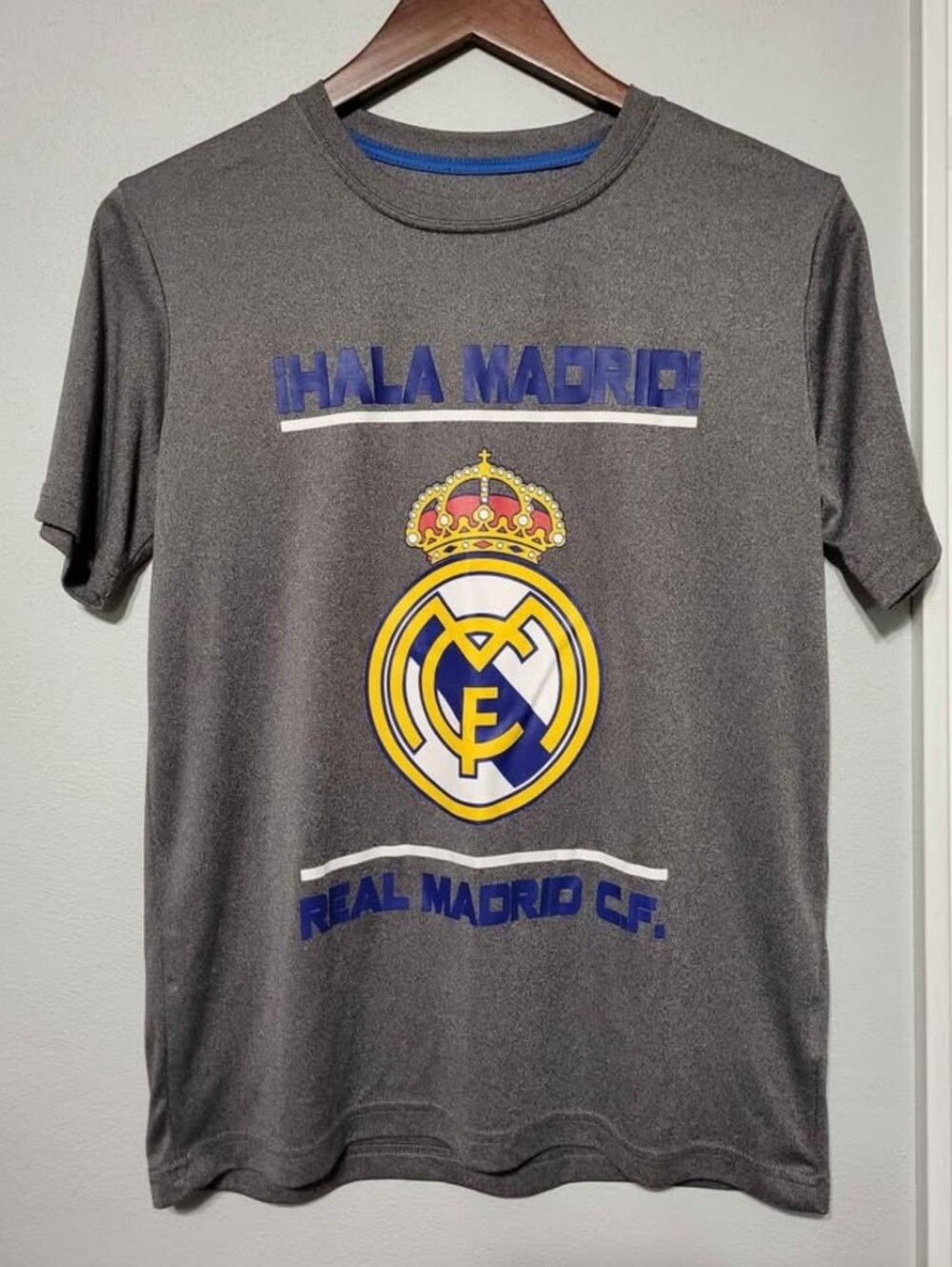 Real Madrid Futball Soccer Dri-Fit Athletic Gray T-shirt Youth Size XL